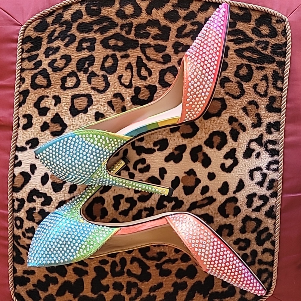 Shoes - Picture 4 of 7